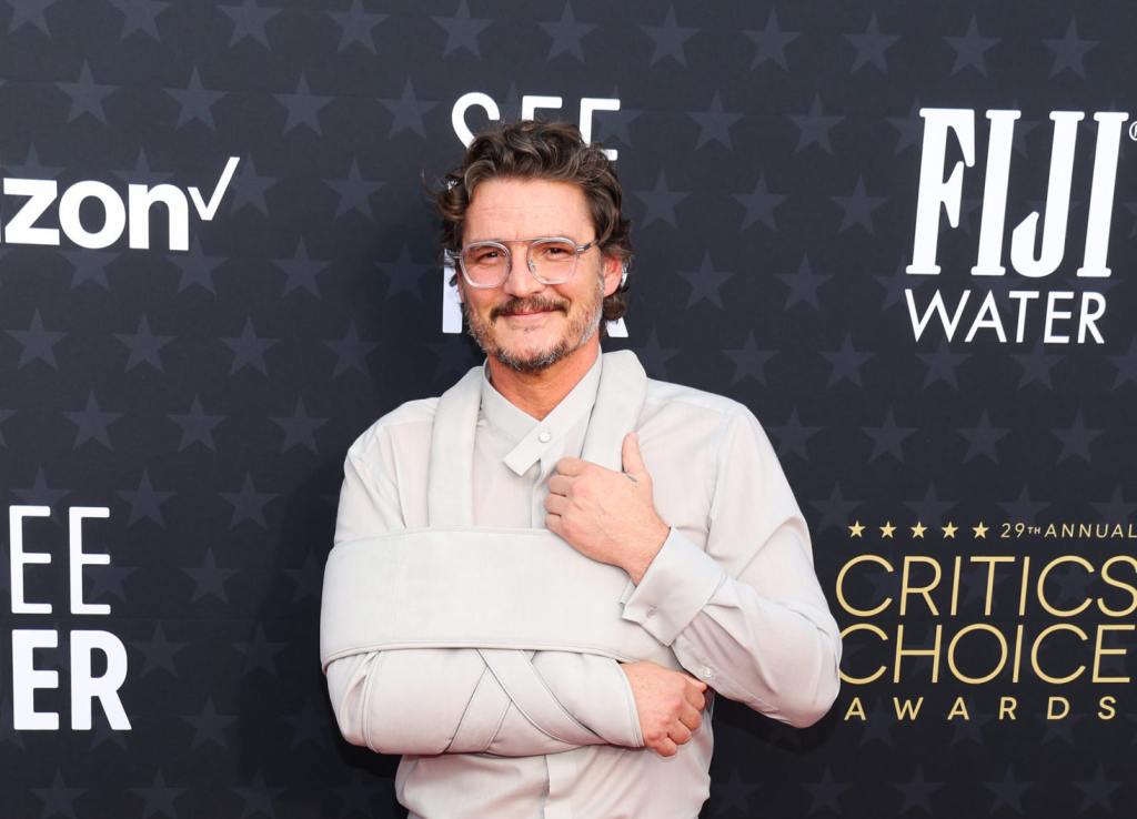 Pedro Pascal Jokingly Reveals Why His Arm Was in a Sling